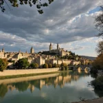 Vue d’Avignon avec le pont Saint-Bénézet et le Rhône
